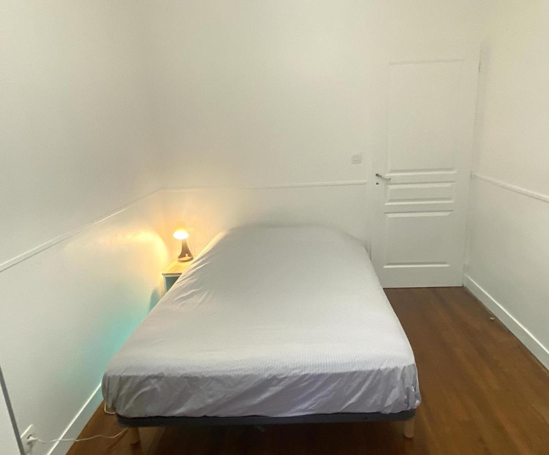 Floydroom'S Pau Chambre Hotes Dans Appartement Partage Proche Chateau Exterior photo